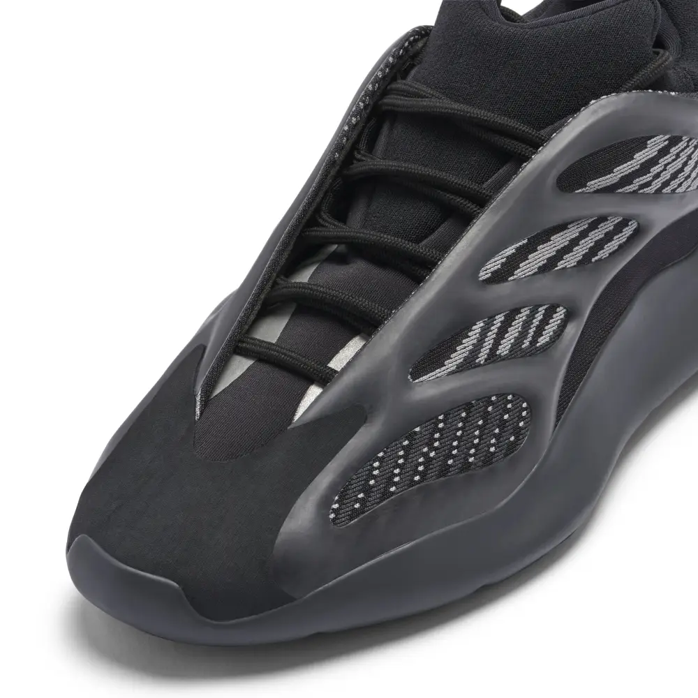 Yeezy 700 v3 Alvah 