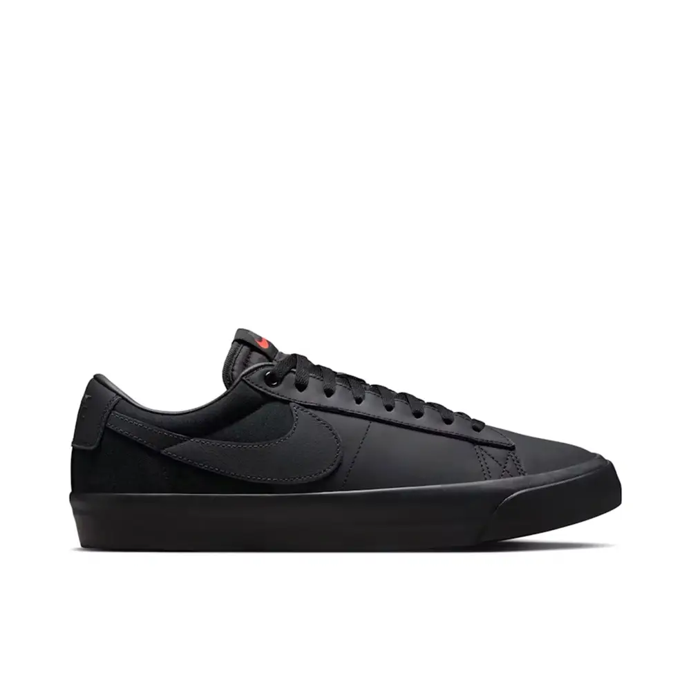 Nike SB Zoom Blazer Low Pro GT ISO Triple Black 