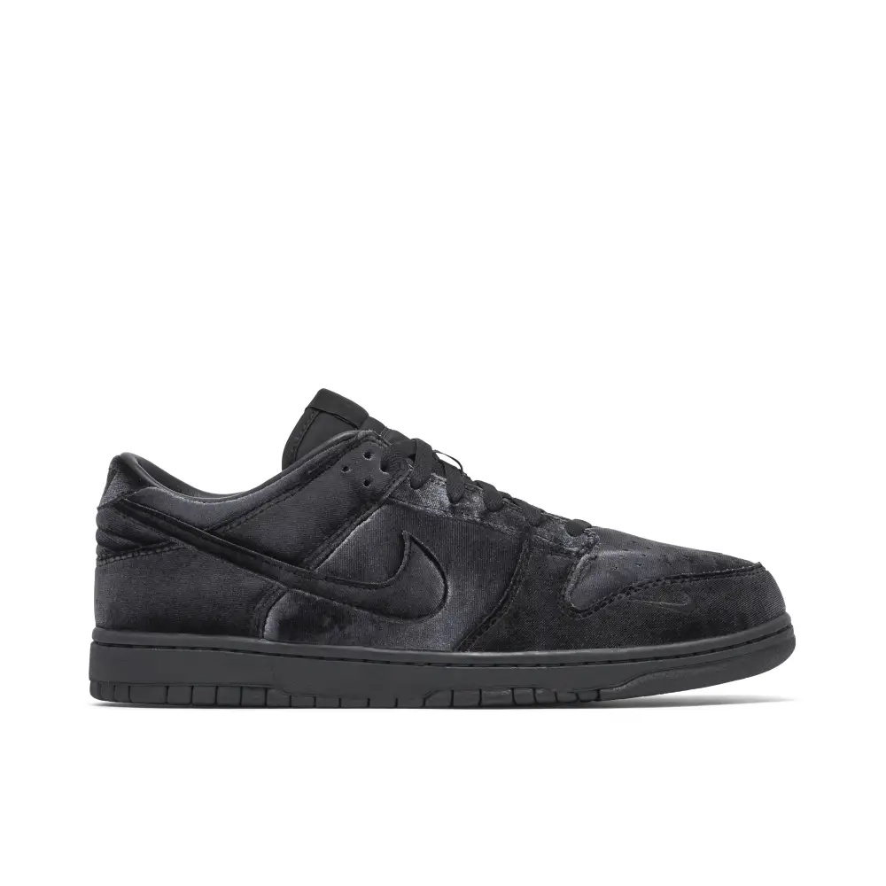 Dover Street Market x Nike Dunk Low Triple Black DDD565172