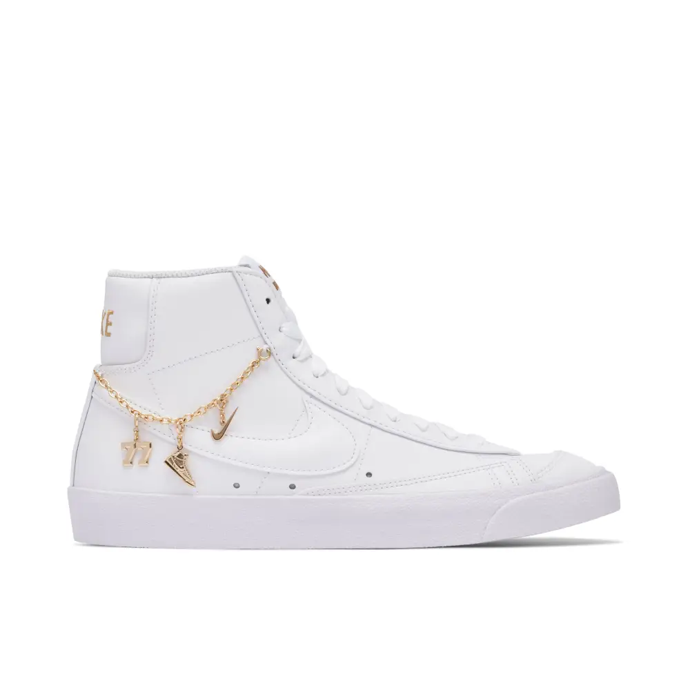 Nike Blazer Mid 77 LX Lucky Charm Womens FDB126