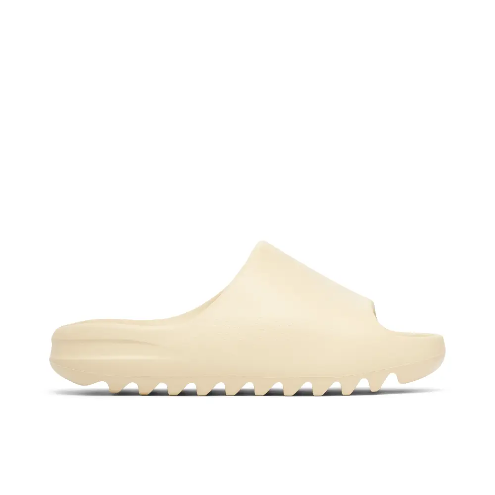 Yeezy Slide Bone (2022 Restock) 114C2797
