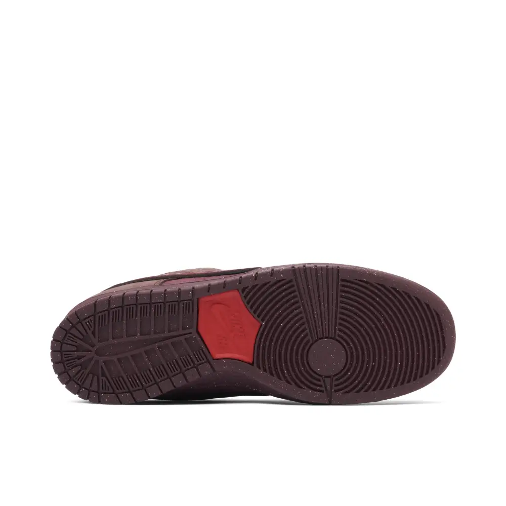 Nike SB Dunk Low City of Love Burgundy Crush 
