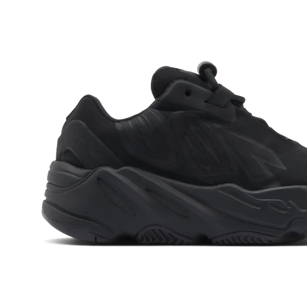 Yeezy Boost 700 MNVN Black Infant