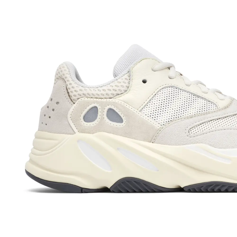 Yeezy 700 Analog Boost 