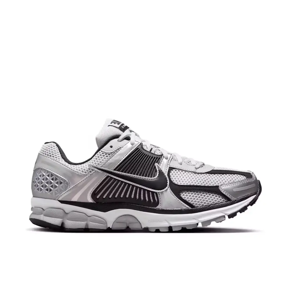 Nike Zoom Vomero 5 Metallic Silver Black 
