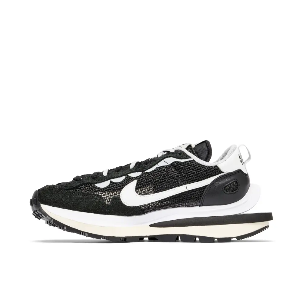 Sacai x Nike Vaporwaffle Black White 2D43084