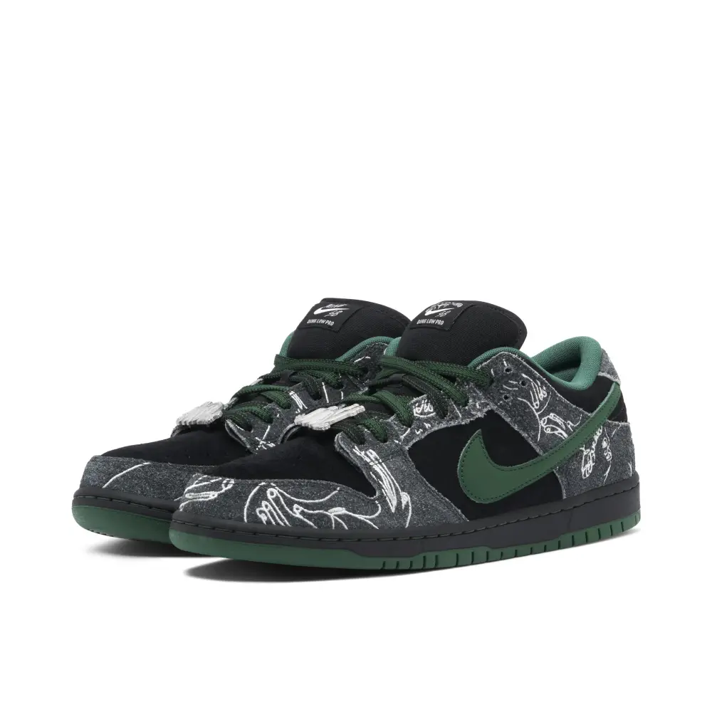 Nike SB Dunk Low There Skateboards 