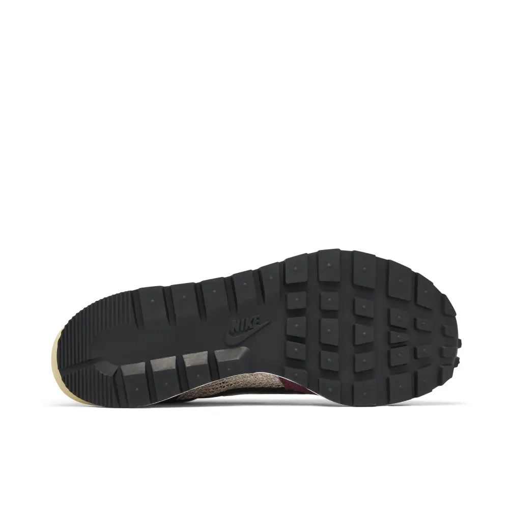Sacai x Nike Vaporwaffle Red Green 
