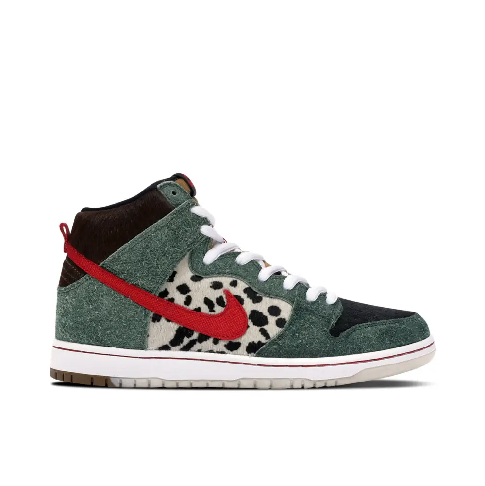 Nike SB Dunk High Dog Walker 