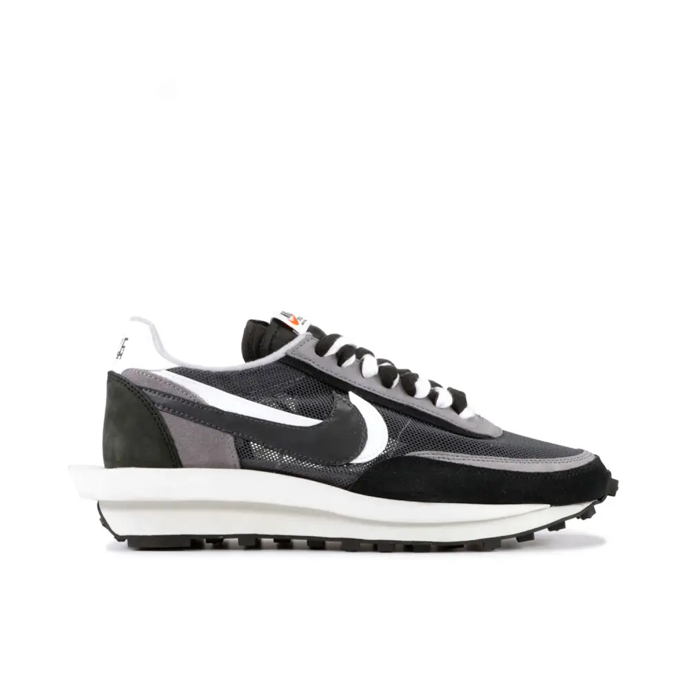 Nike LDWaffle x Sacai Black B2D1B3710
