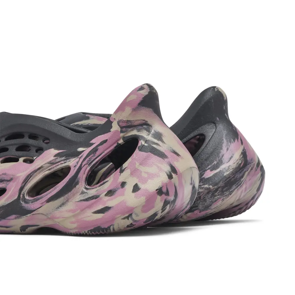 Yeezy Foam Runner MX Carbon 