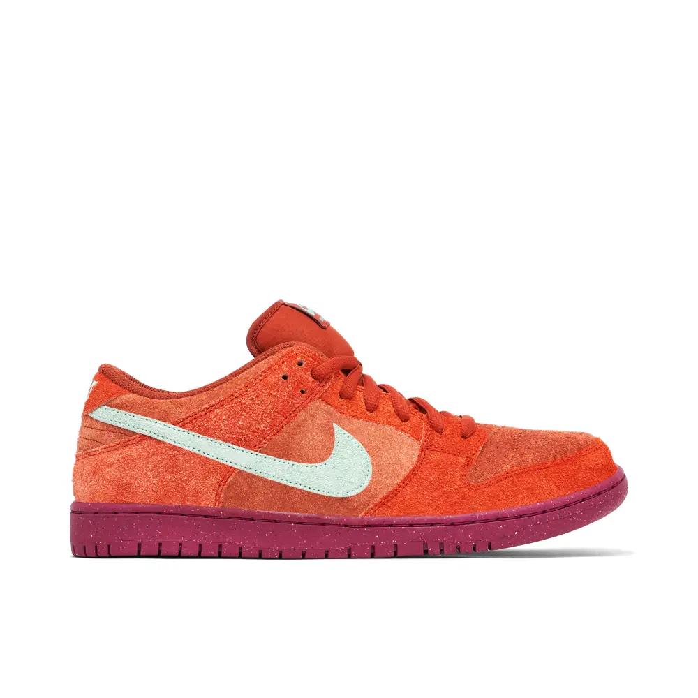 Nike SB Dunk Low Pro Mystic Red 