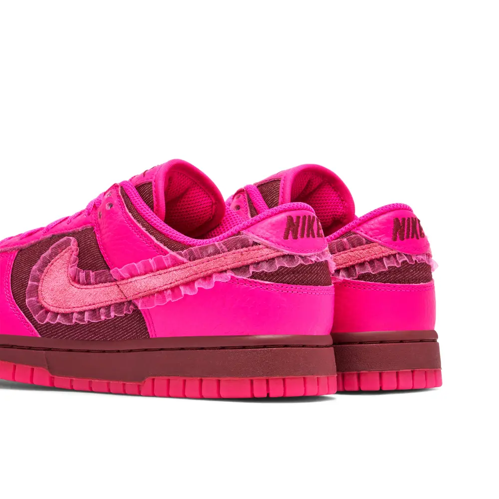 Nike Dunk Low Valentines Day Womens 