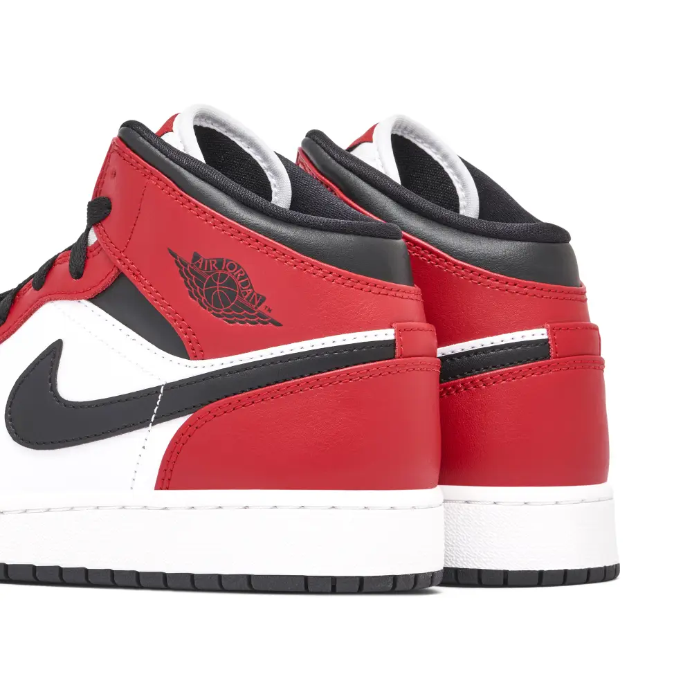 Air Jordan 1 Mid Chicago Toe GS 