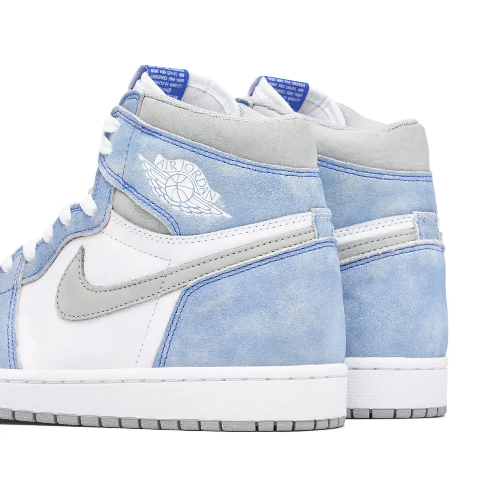 Air Jordan 1 Retro High OG Hyper Royal 