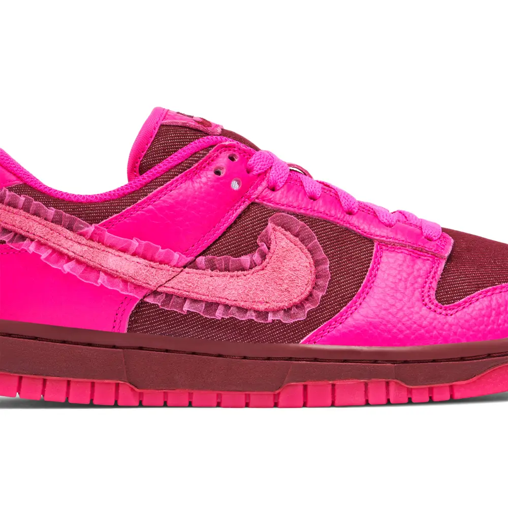 Nike Dunk Low Valentines Day Womens
