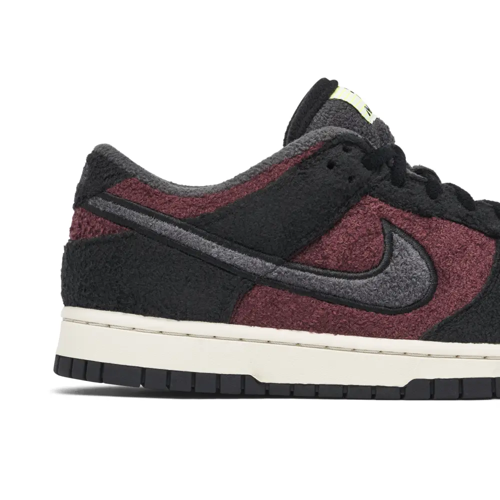 Nike Dunk Low Fleece Black Maroon 