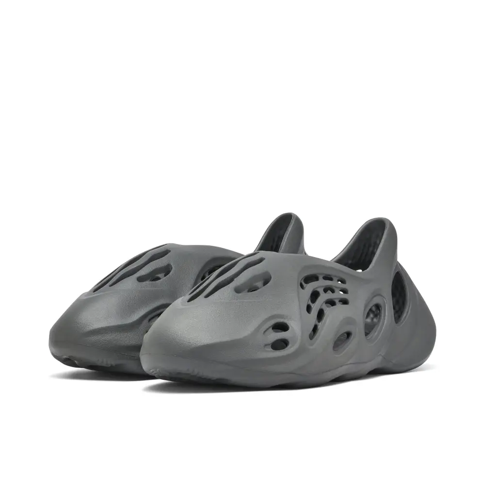 Yeezy Foam Runner Carbon 