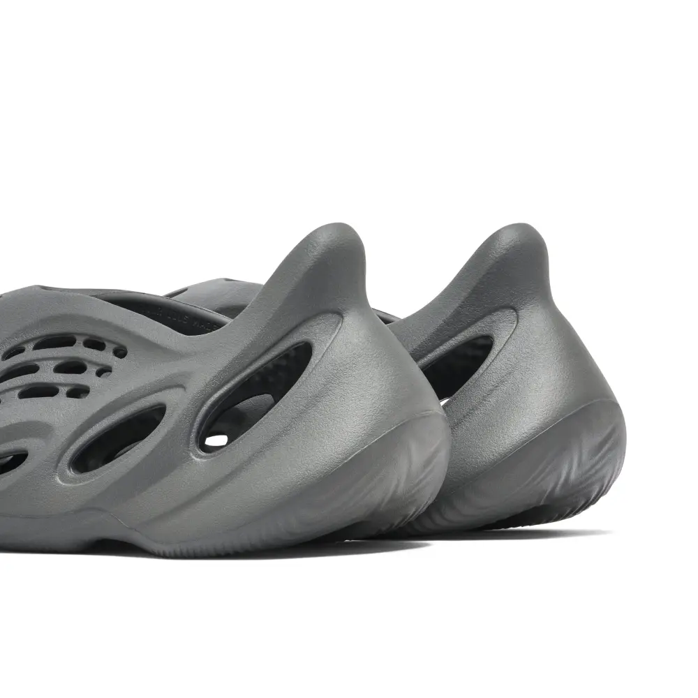Yeezy Foam Runner Carbon 