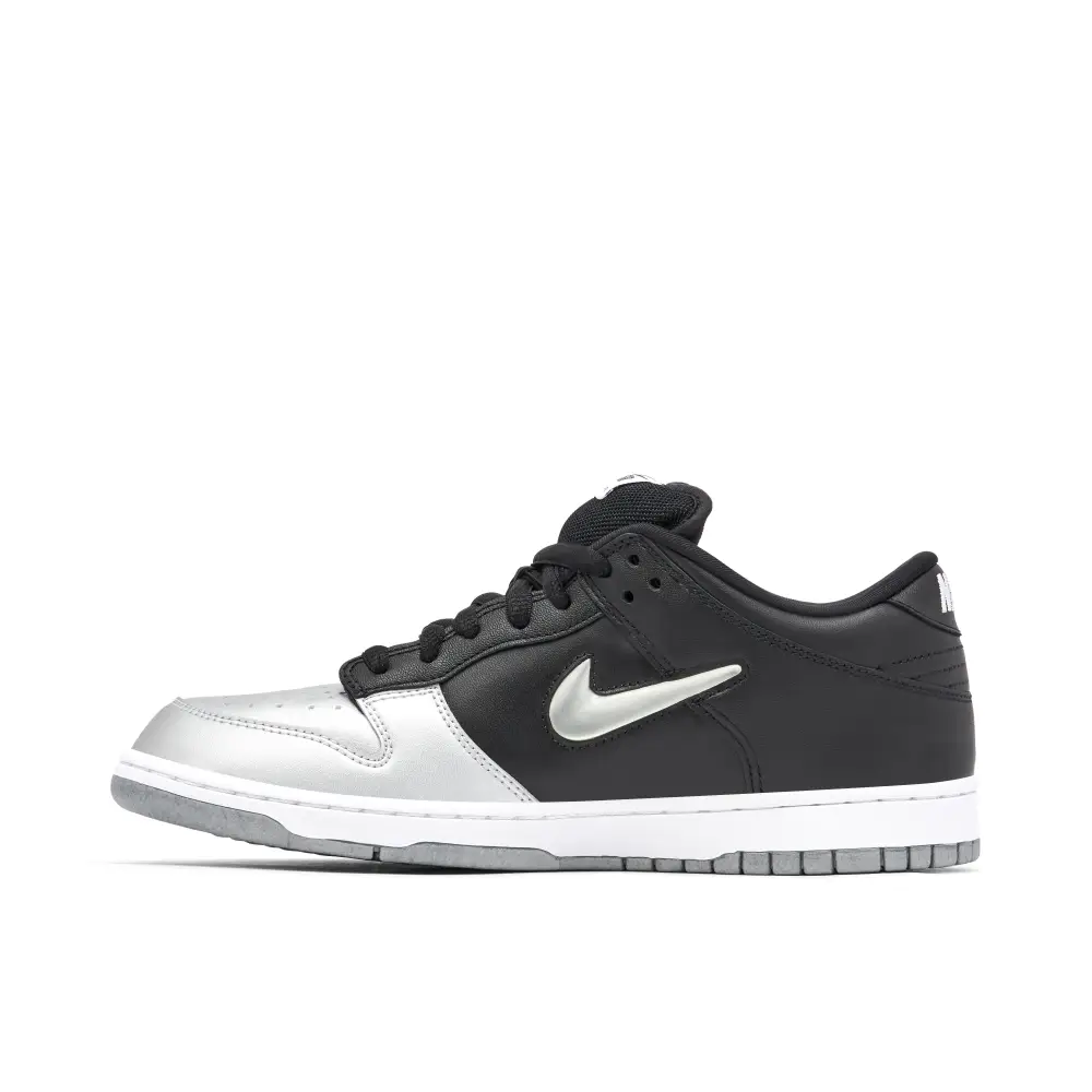Supreme x Nike SB Dunk Low Metallic Silver 49F022342