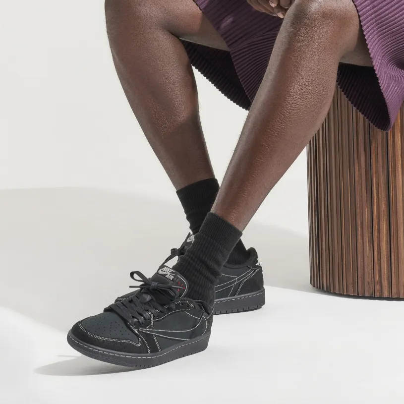 Air Jordan 1 Retro Low OG SP x Travis Scott Black Phantom 