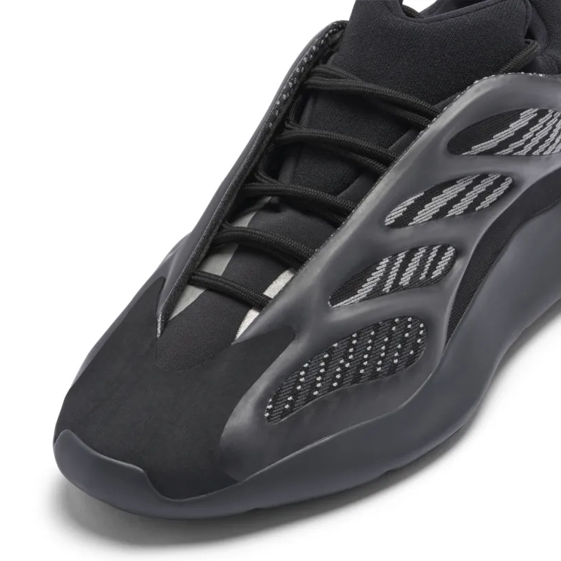 Yeezy 700 v3 Alvah 