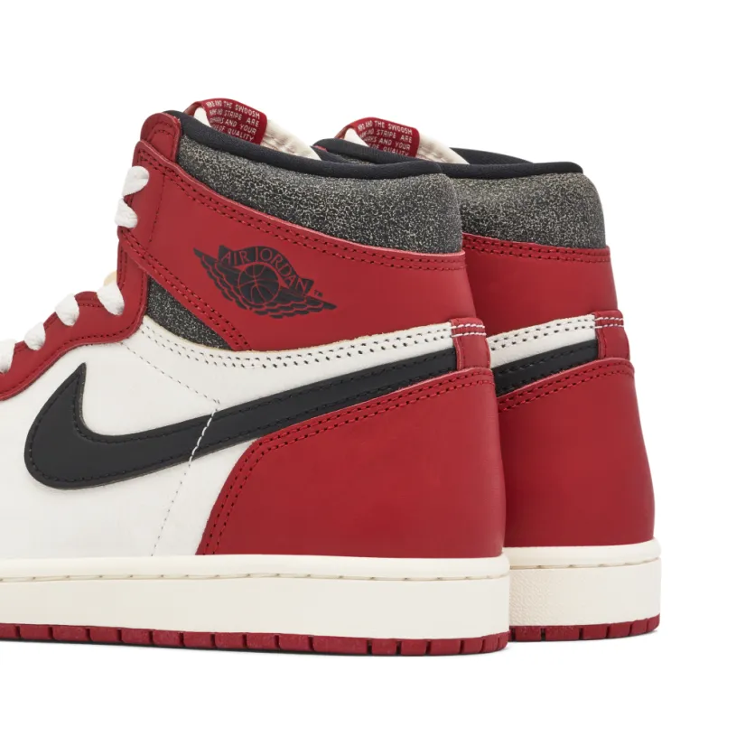 Air Jordan 1 High OG Chicago Lost and Found 