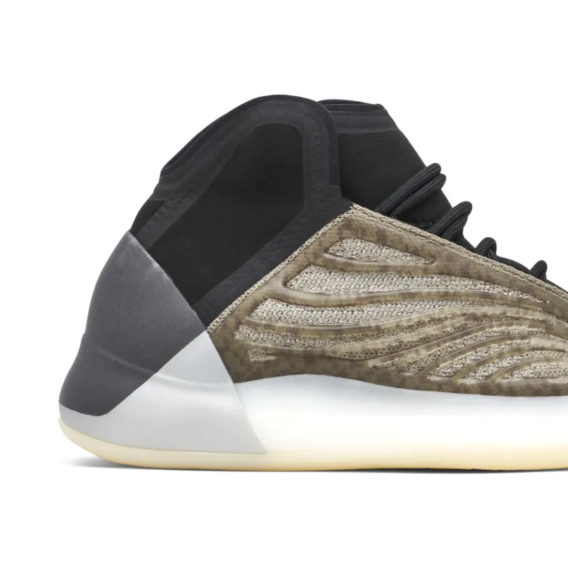 Yeezy QNTM Barium 
