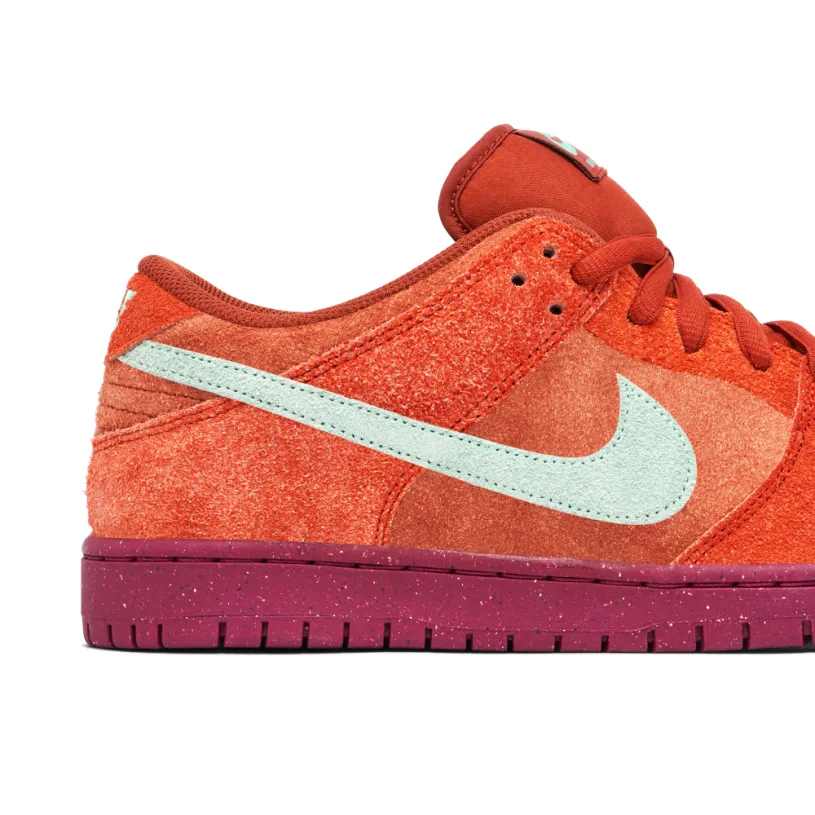 Nike SB Dunk Low Pro Mystic Red 
