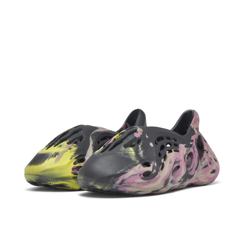 Yeezy Foam Runner MX Carbon 