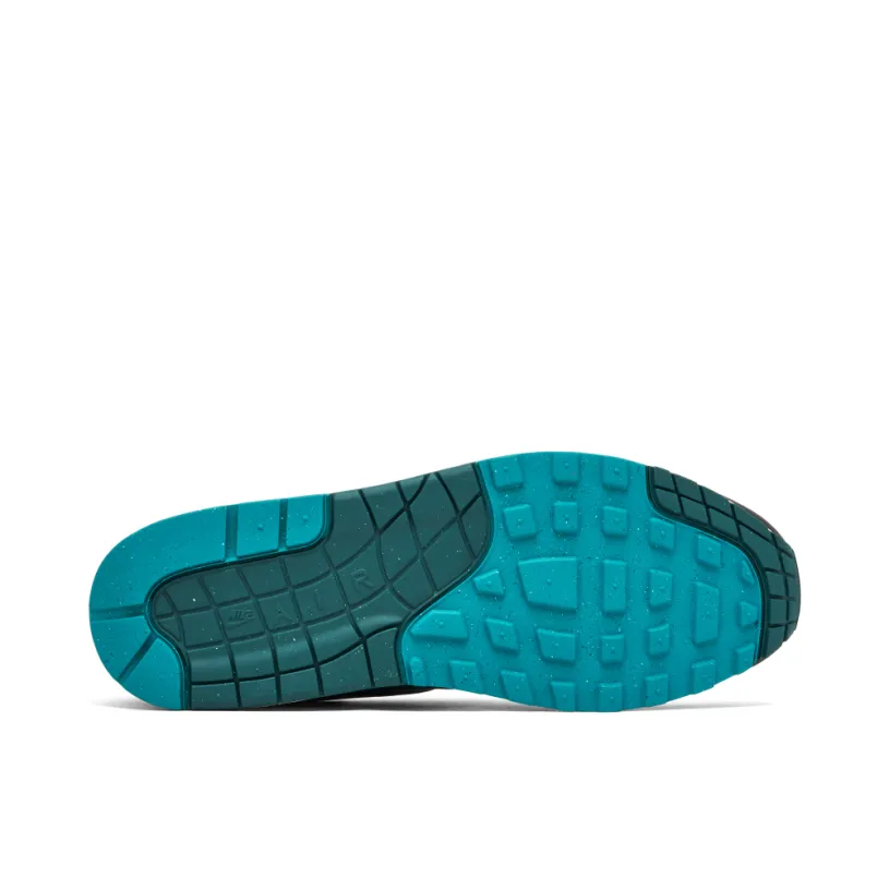 Nike Air Max 1 x Lebron Liverpool 