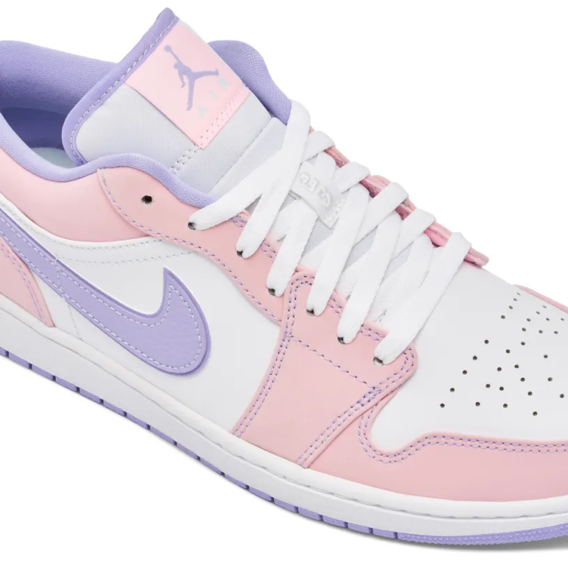 Air Jordan 1 Low SE Arctic Punch 